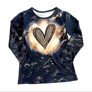 XS Bleached heart Boutique Shirt